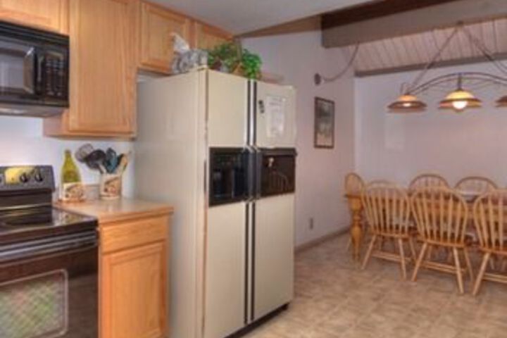 Spacious 3 North Shore Townhome 3 Br Townhouse by RedAwning
