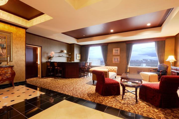 Silver Legacy Reno- a Caesars Rewards Destination