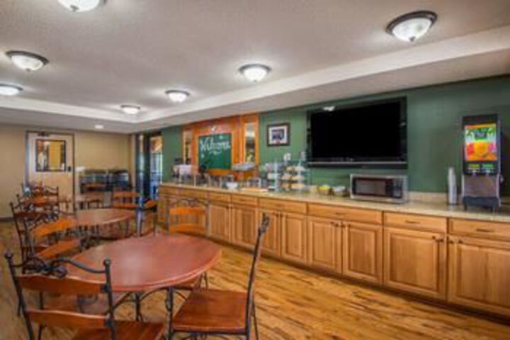 Americinn Lodge and Suites Eagle