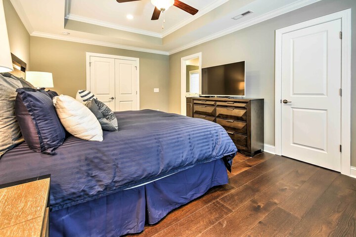 Downtown Townhome Walk to Dine & Shop on Broad St