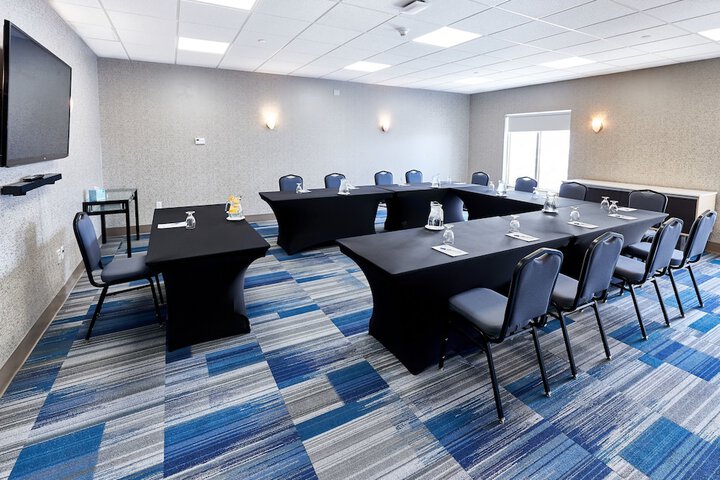 Holiday Inn Express Hotel & Suites Airport Dieppe by IHG
