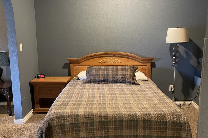 Room 33 of 62