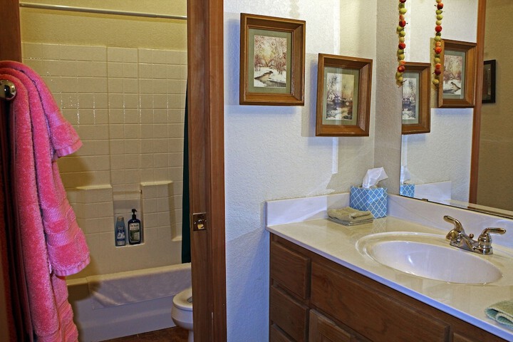 Room 9 of 27