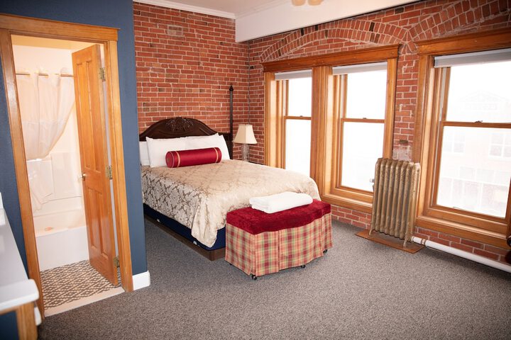 Room 73 of 110