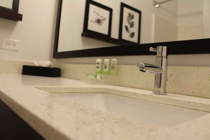 Country Inn & Suites by Radisson Romeoville I-55