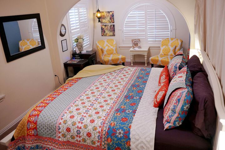 Room 16 of 48