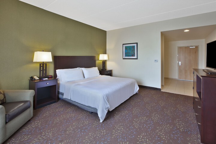 Holiday Inn Express & Suites Geneva Finger Lakes by IHG