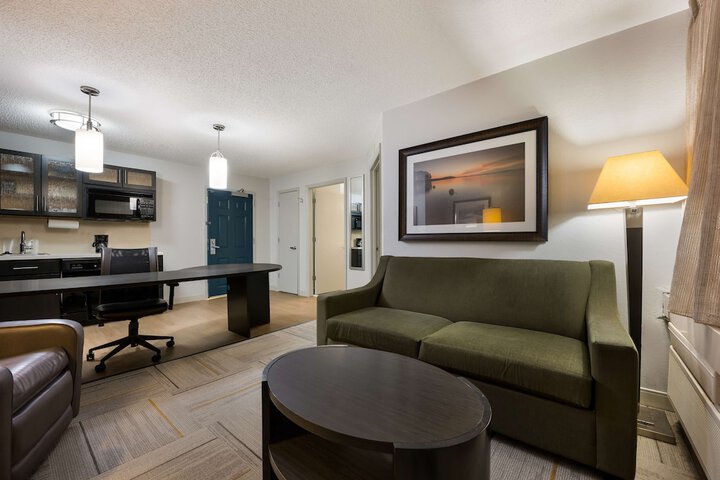Room 16 of 35