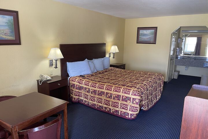 Gun Barrel Executive Inn