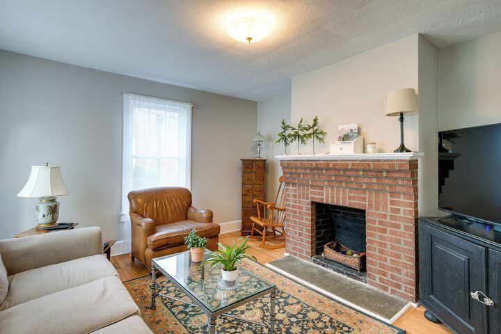 Pet-friendly Travelers Rest Home w / Covered Patio
