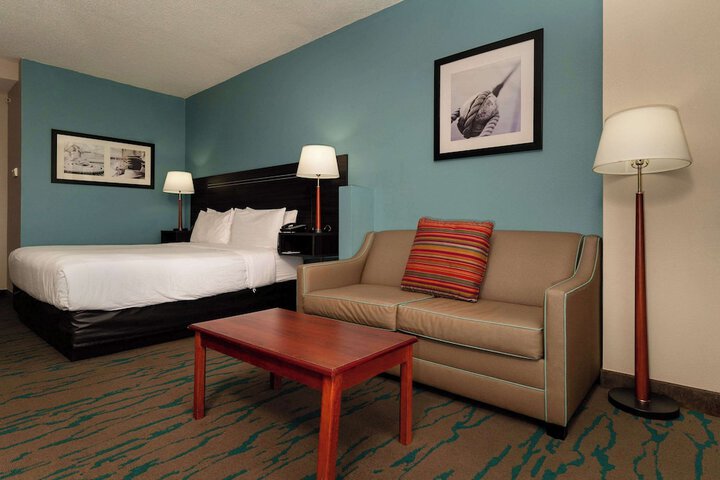 Room 16 of 24