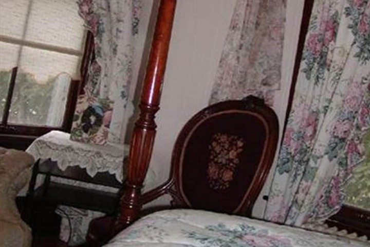 Room 5 of 22