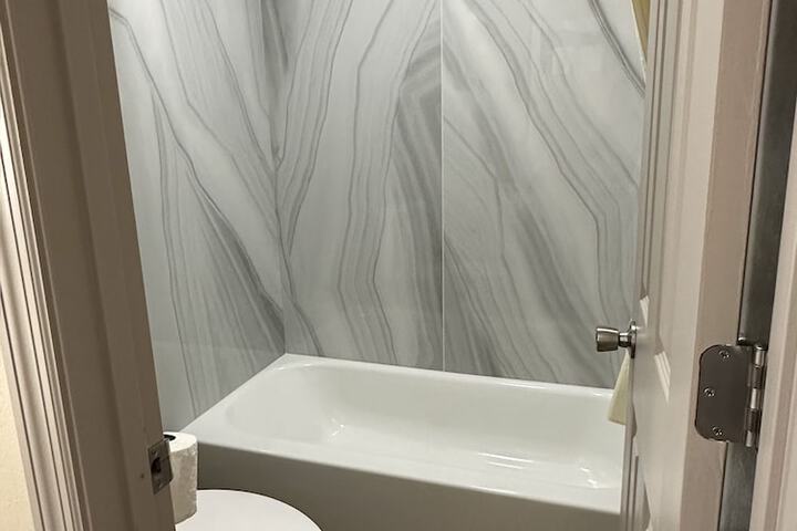 Express Inn & Suites