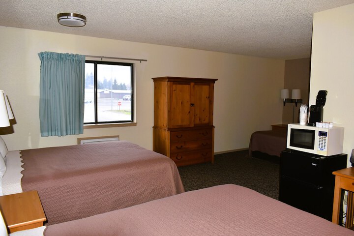 Room 13 of 26