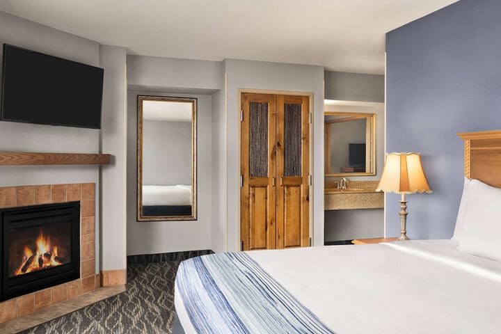 Room 33 of 54