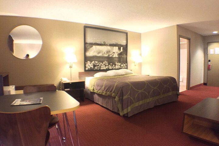 Room 25 of 64
