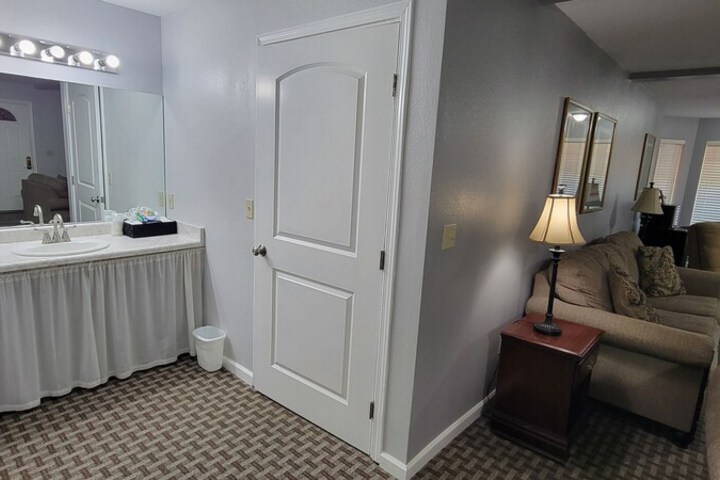 Room 37 of 71