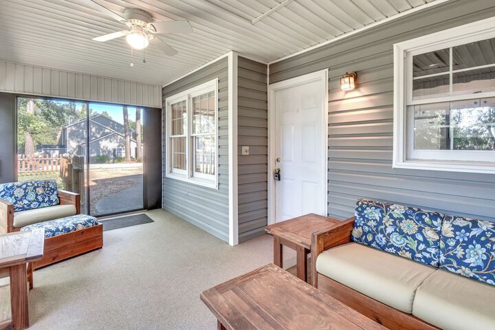 Seneca Escape w / Screened Patio: Near Lakes!