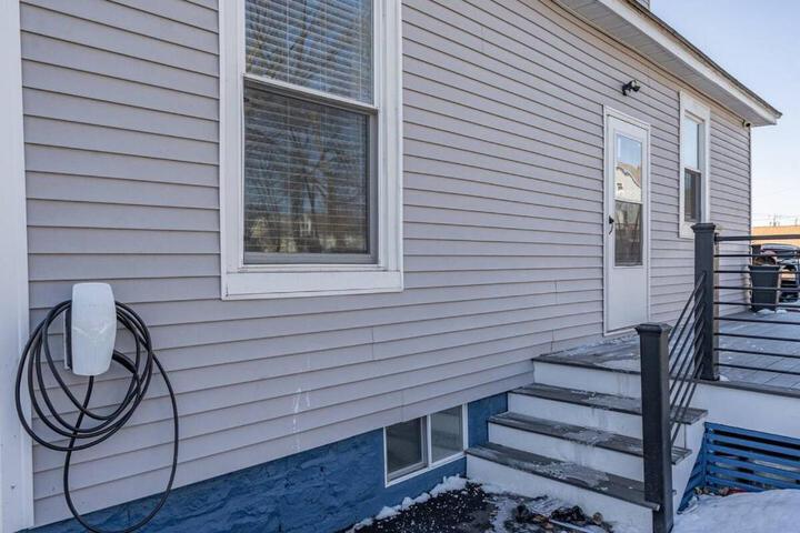 Modern 3 Bed Apt Parking W D