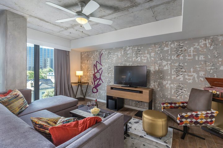 Room 46 of 84