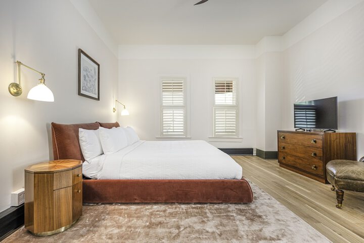 Room 10 of 27