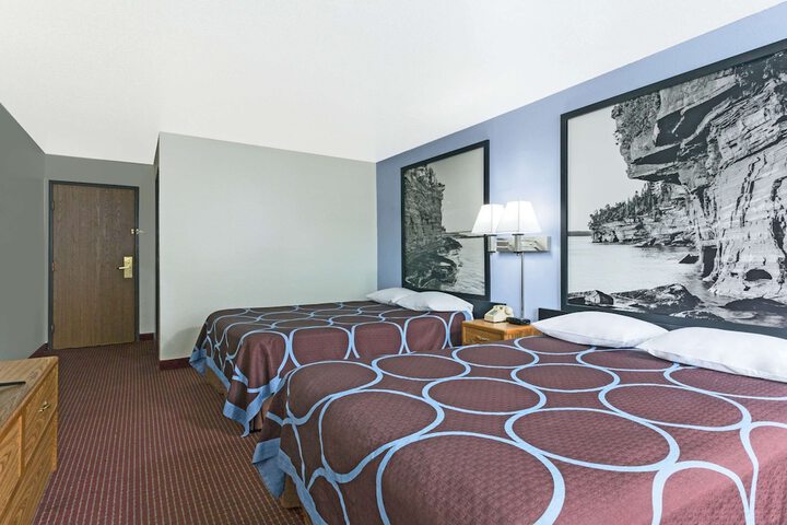 Room 7 of 19