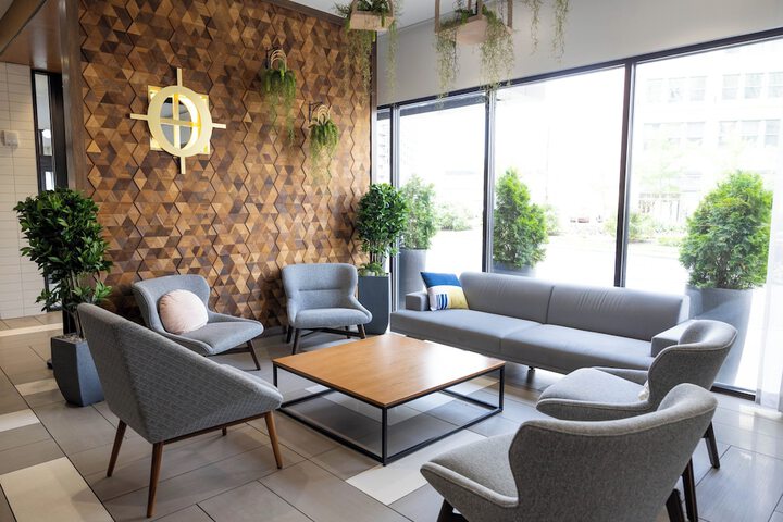 Lounge 111 of 116