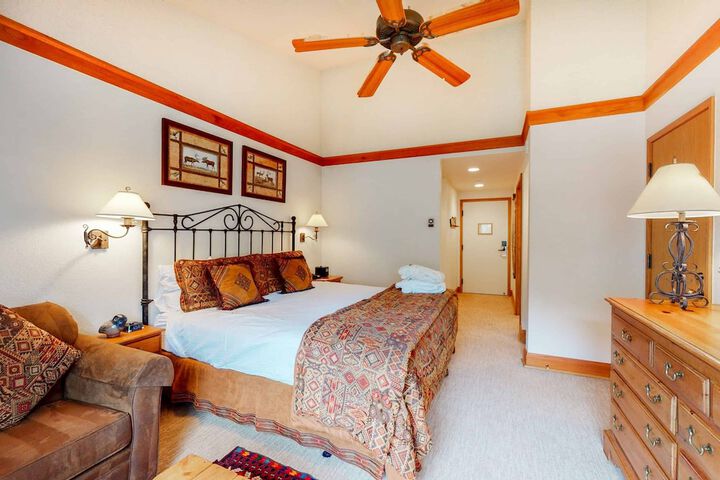 Room 70 of 222