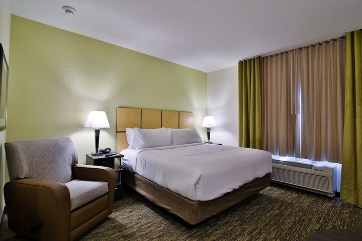Room 30 of 37