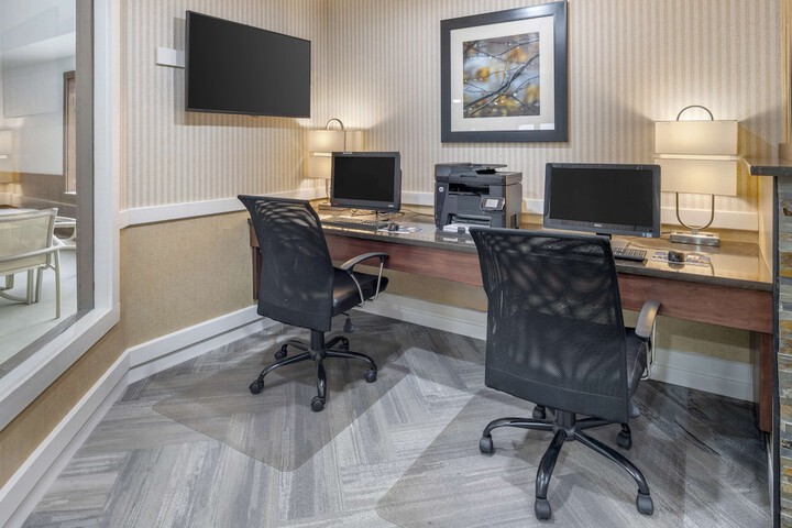 Business Center 38 of 42
