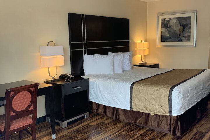 Room 14 of 30