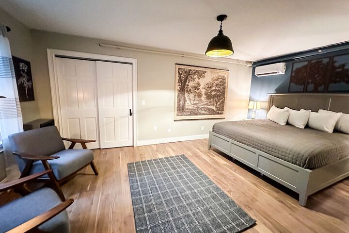 Room 70 of 81