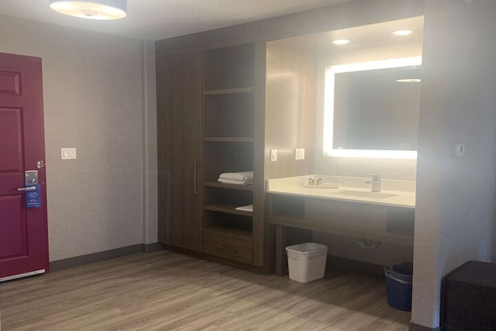 Room 35 of 46
