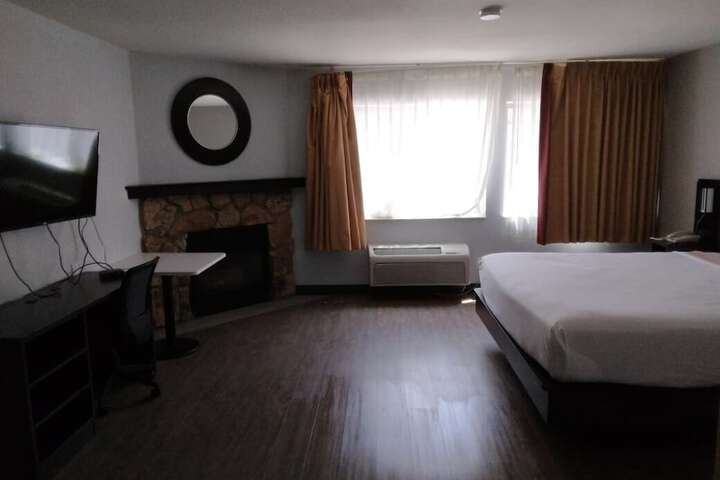 Room 23 of 47