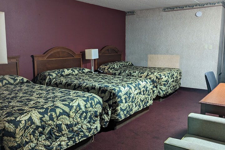 Room 17 of 36