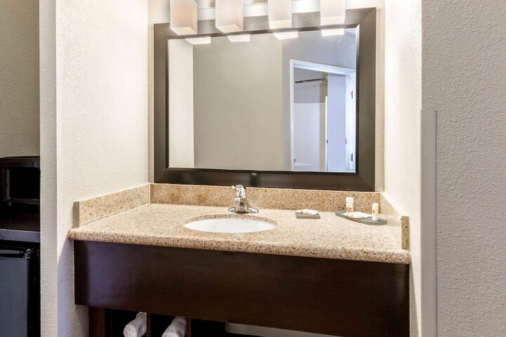 La Quinta Inn & Suites by Wyndham Roswell