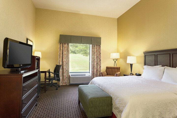 Room 9 of 36