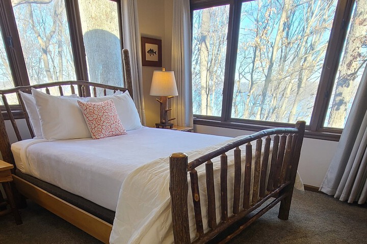 Room 9 of 37