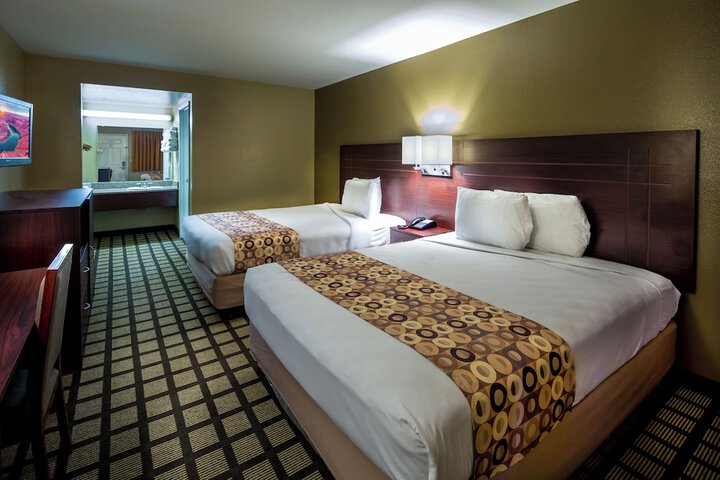 Room 28 of 38
