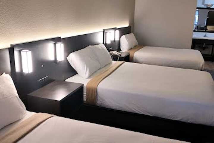 Room 34 of 47
