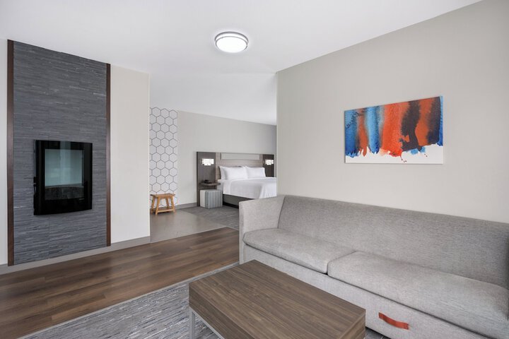 Holiday Inn Express Hotel & Suites Belgrade by IHG