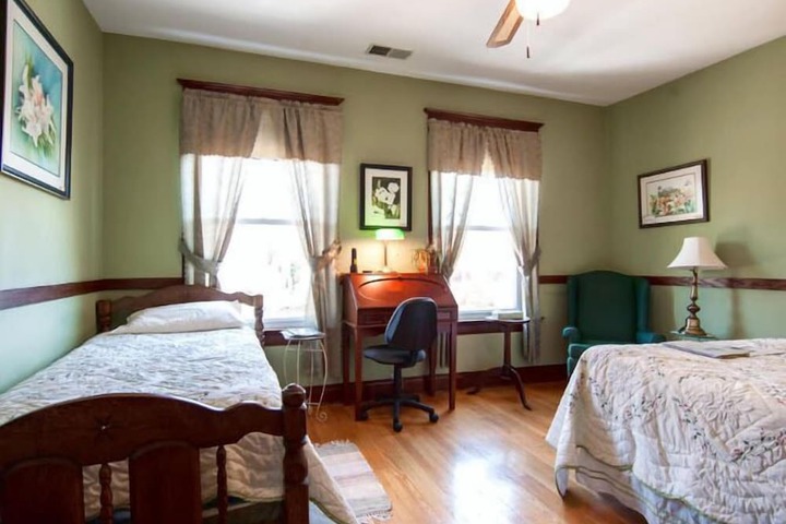 Room 16 of 36
