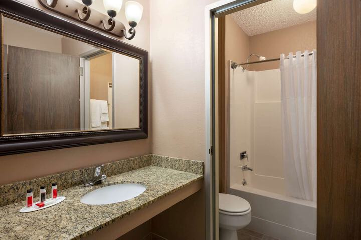 Room 14 of 24