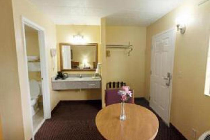 Americas Best Value Inn Lawrenceburg