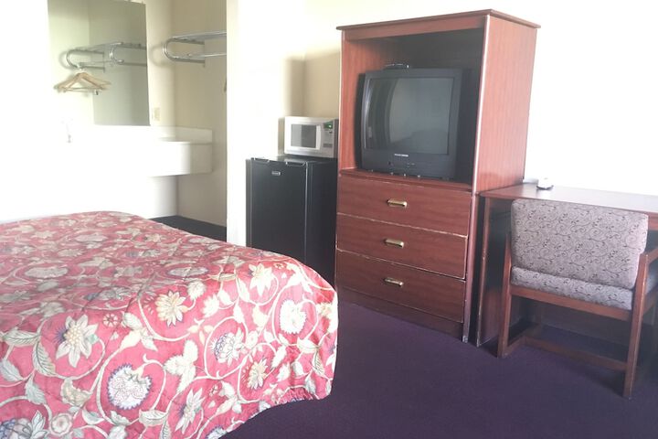 Room 8 of 17