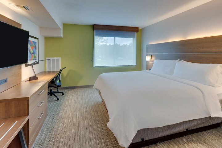 Room 48 of 79