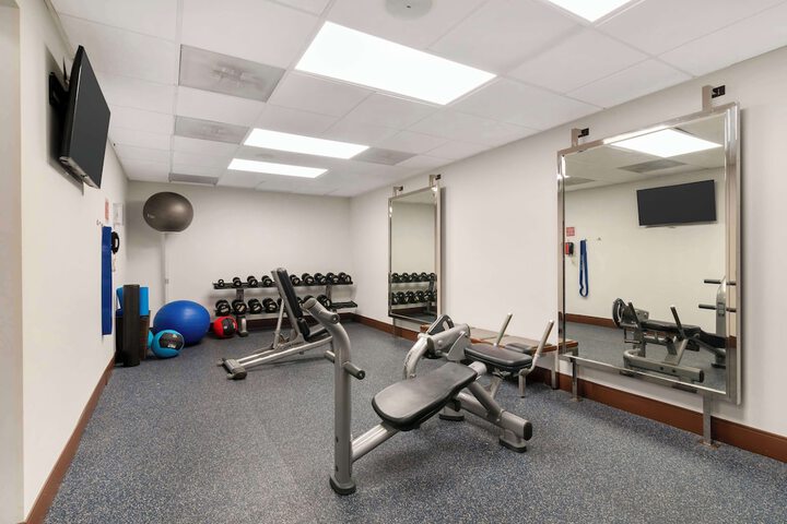 Best Western Plus Kansas City Sports Complex Hotel