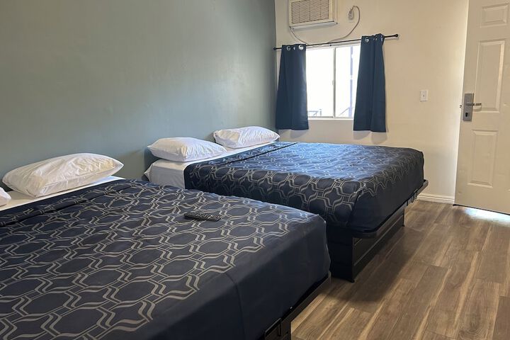 Room 8 of 19