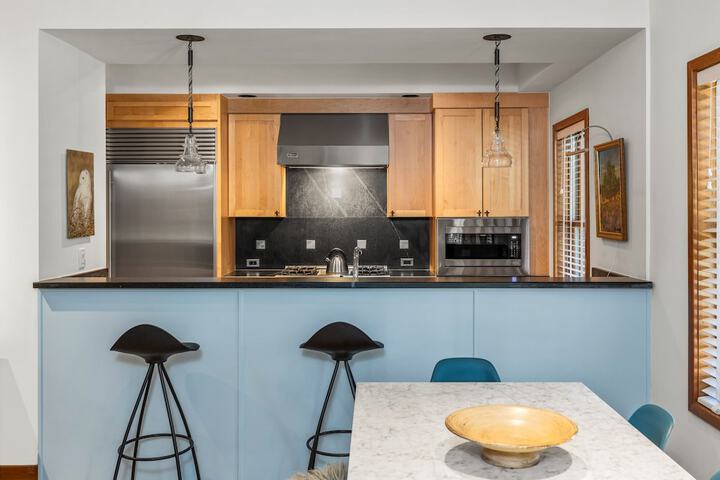Element 52 Auberge Collection