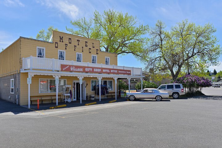 Buffalo Bill Village Cabins